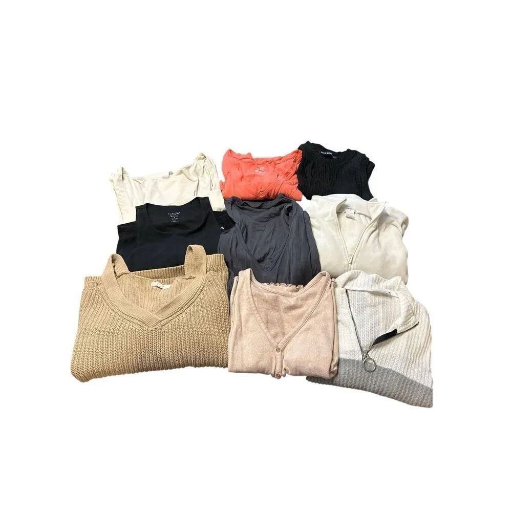 Women’s size small clothing lot of tops 9 piece
